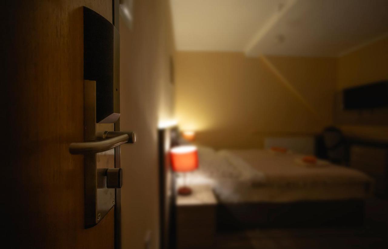 Alabastrom Panzio Es Etterem Bed and Breakfast Bogács Exteriör bild