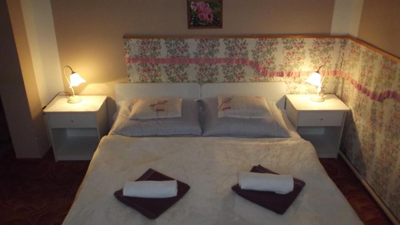 Alabastrom Panzio Es Etterem Bed and Breakfast Bogács Exteriör bild